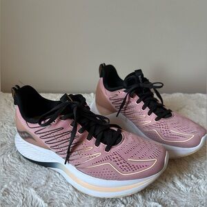 Saucony Endorphin Shift Running Shoes